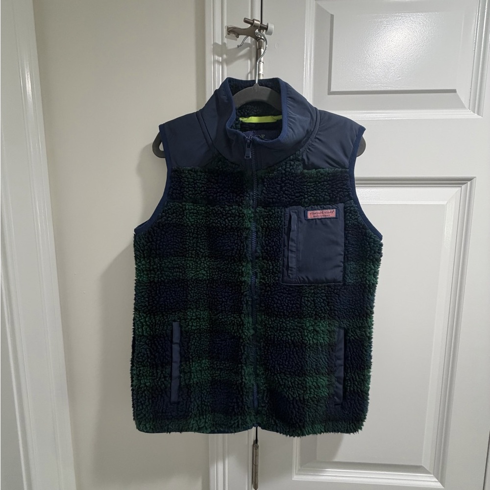 Vineyard Vines Kids Fleece Vest in Navy and Green